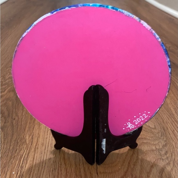 Acrylic paint pour 7” round - Picture 4 of 8